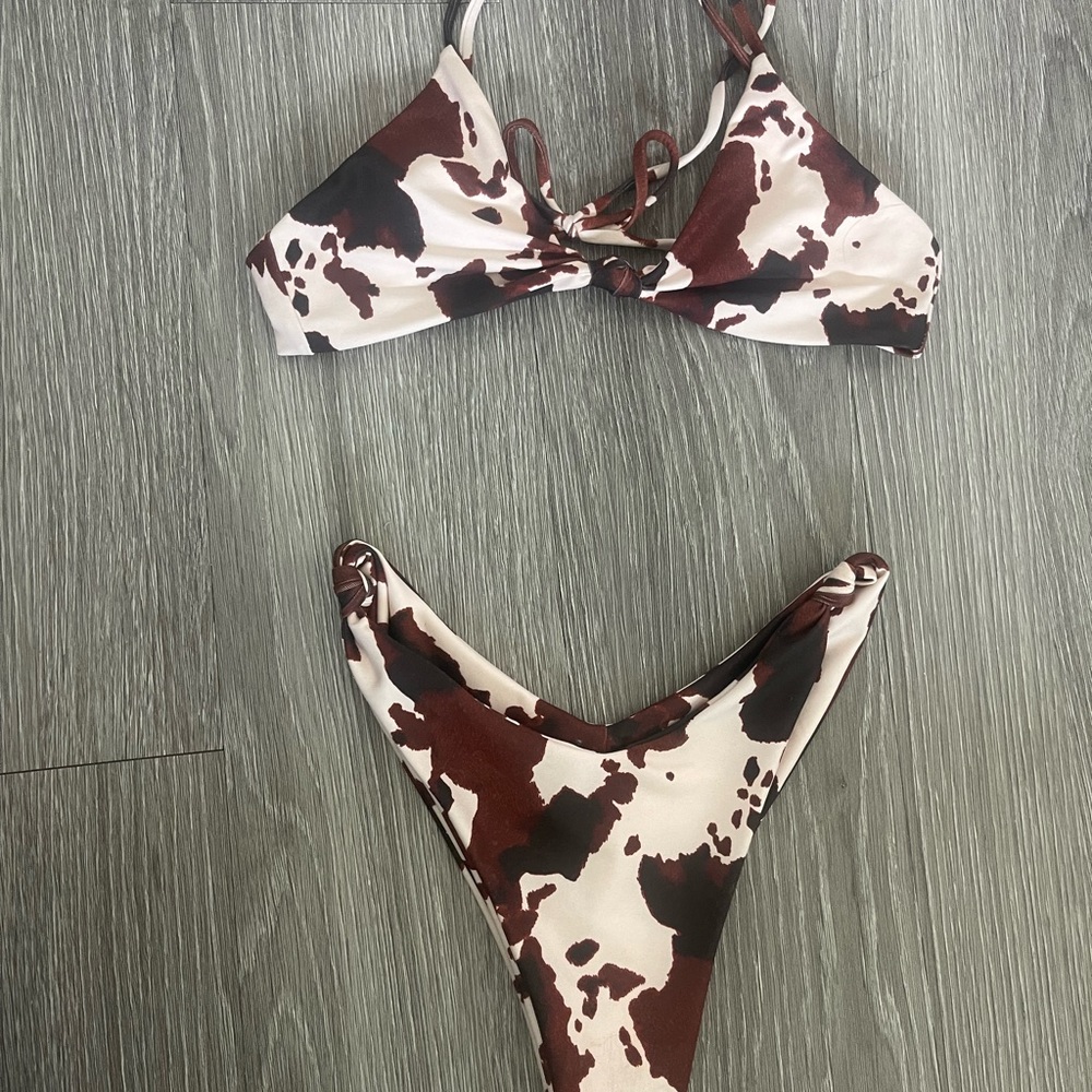 Skatie cow print Bikini
